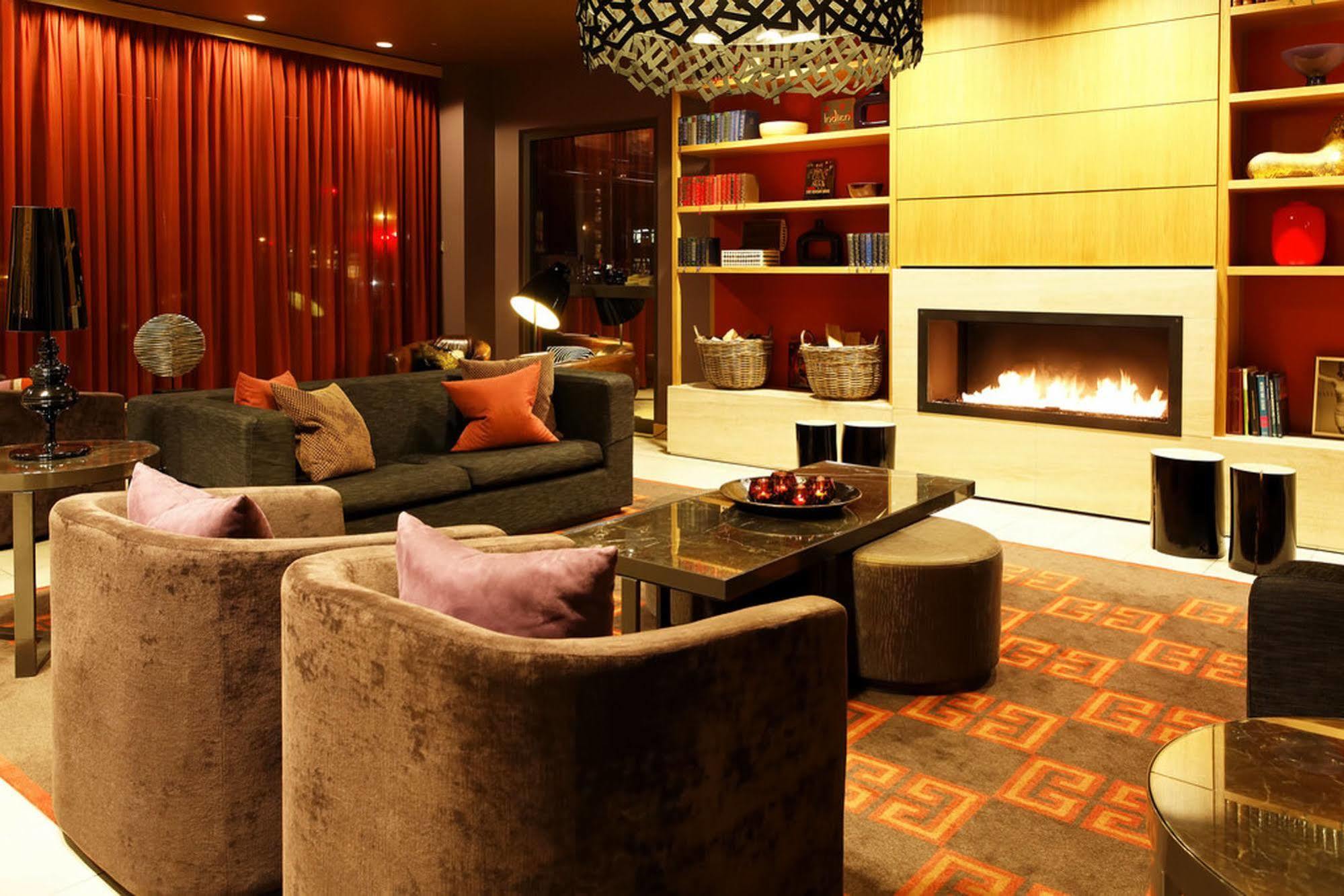 Aparthotel Adina Mitte