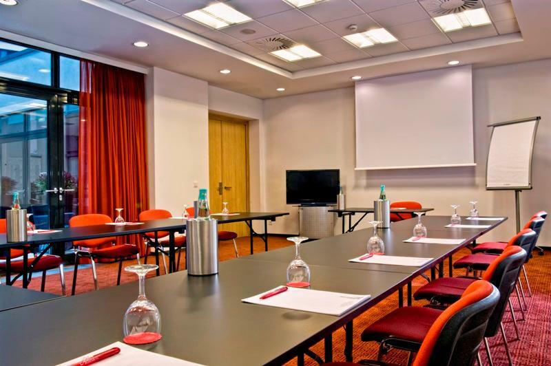 Aparthotel Adina Mitte